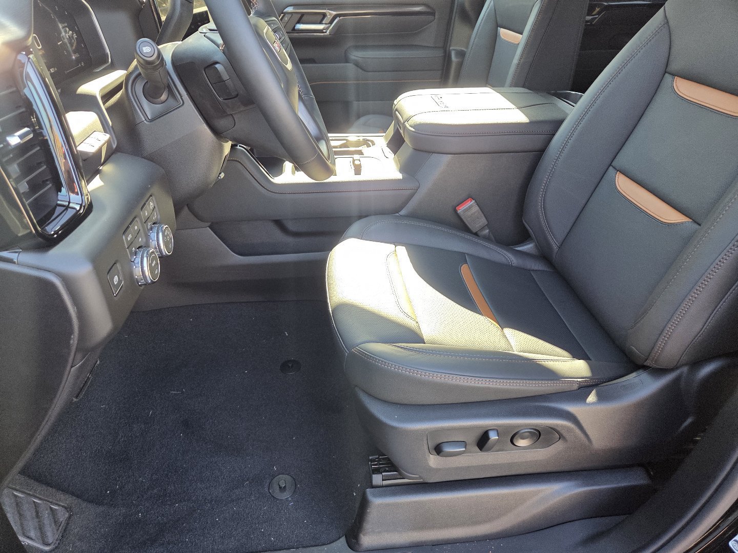 New 2026 GMC Sierra 2500 AT4 w/ Technology Package AWD/4WD image 26