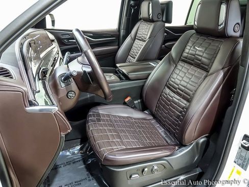 Certified 2023 Cadillac Escalade ESV Premium Luxury Platinum w/ Heavy-Duty Trailer Package image 8