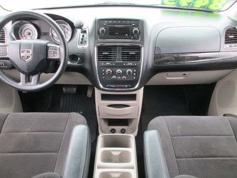 Used 2013 Dodge Grand Caravan SE FWD image 15
