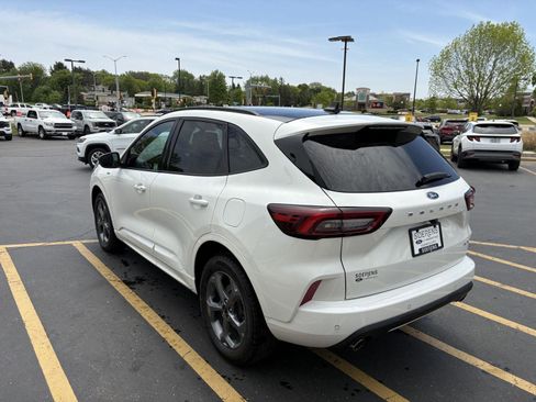 Used 2023 Ford Escape ST-Line w/ Tech Pack #1 AWD/4WD image 4