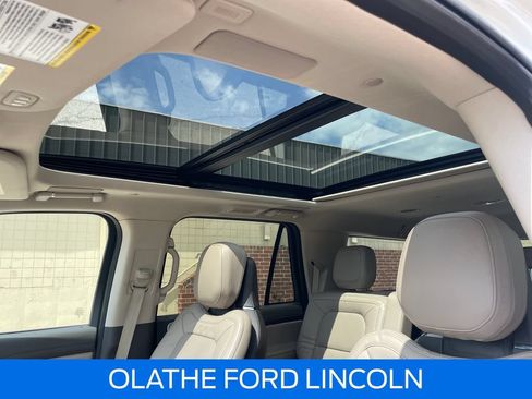Certified 2024 Lincoln Navigator L Reserve AWD/4WD image 18