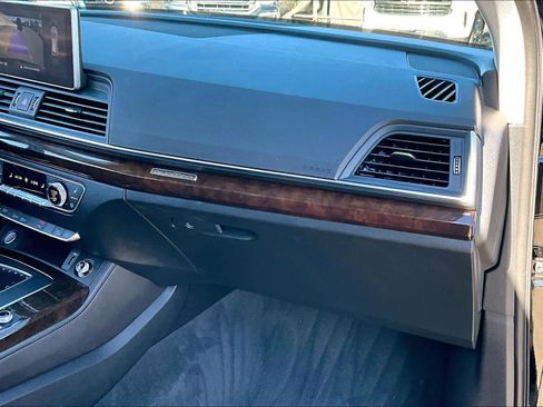 Used 2020 Audi Q5 Premium Plus image 19