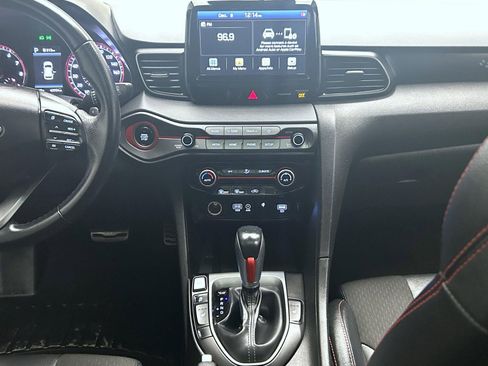 Used 2020 Hyundai Veloster Turbo image 13