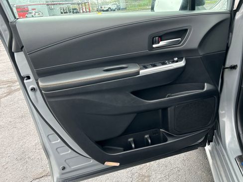 Used 2025 Toyota Sienna XLE Woodland Edition AWD/4WD image 19