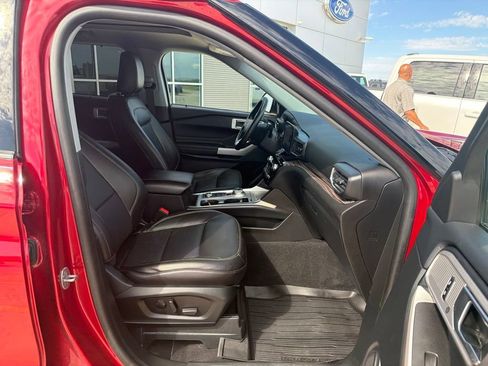 Used 2023 Ford Explorer Limited w/ Equipment Group 301A AWD/4WD image 25