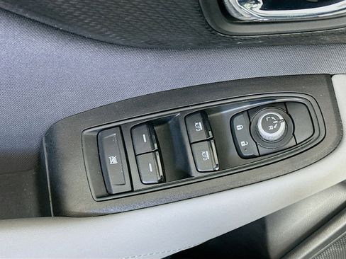 Used 2025 Subaru Outback Premium AWD/4WD image 15