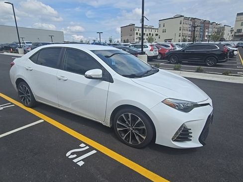 Used 2019 Toyota Corolla SE FWD image 3