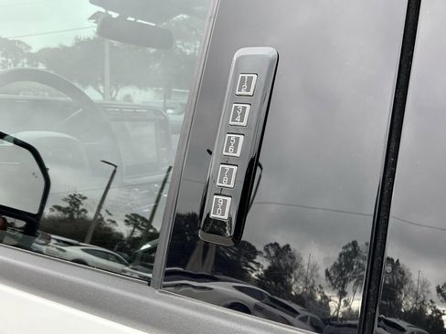 Certified 2024 Ford F250 Lariat w/ Black Appearance Package image 28