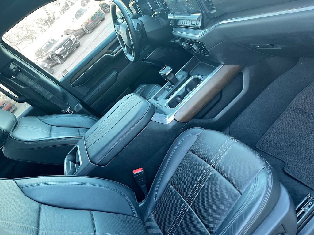 Used 2024 Chevrolet Silverado 1500 High Country AWD/4WD image 29