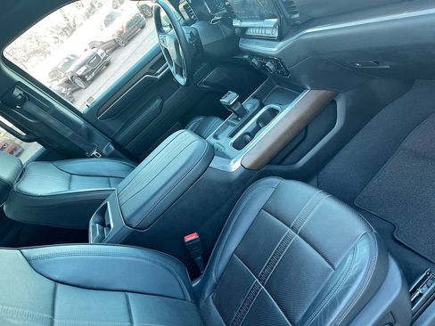 Used 2024 Chevrolet Silverado 1500 High Country AWD/4WD image 29