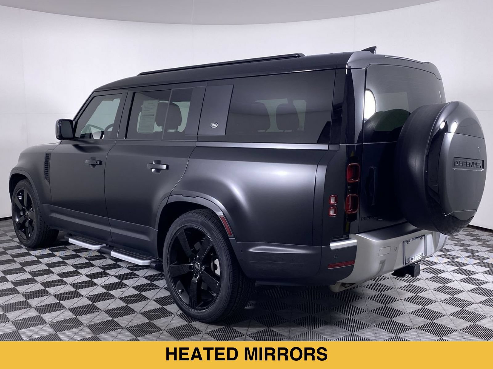 Used 2023 Land Rover Defender 130 SE AWD/4WD image 20