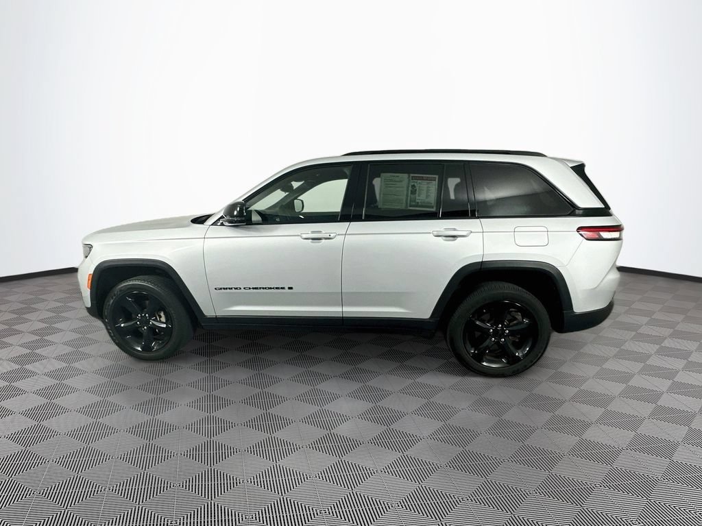 Certified 2024 Jeep Grand Cherokee Altitude AWD/4WD image 7
