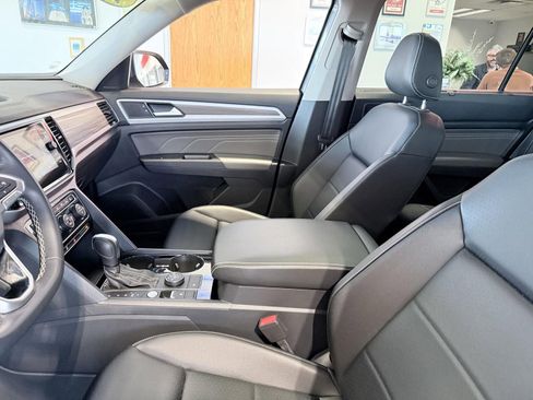 Used 2023 Volkswagen Atlas SEL image 13