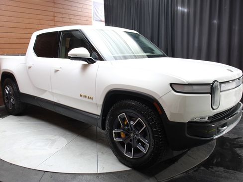 Used 2023 Rivian R1T Adventure image 13