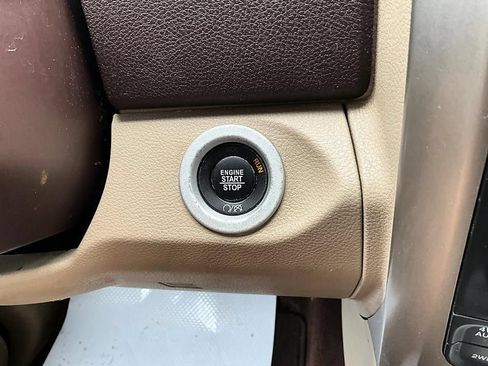 Used 2017 RAM 1500 Laramie w/ Convenience Group AWD/4WD image 18