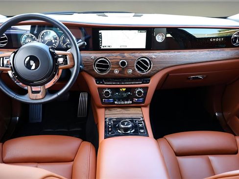Certified 2021 Rolls-Royce Ghost image 4