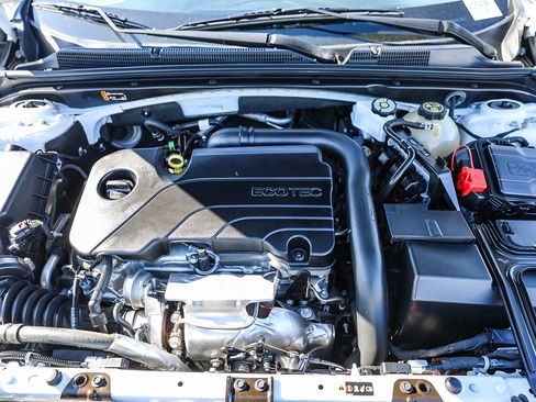 Used 2023 Chevrolet Malibu LT image 16