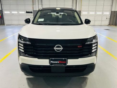 New 2026 Nissan Kicks SR FWD image 11