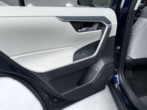 Used 2025 Toyota RAV4 XLE w/ Convenience Package image 26