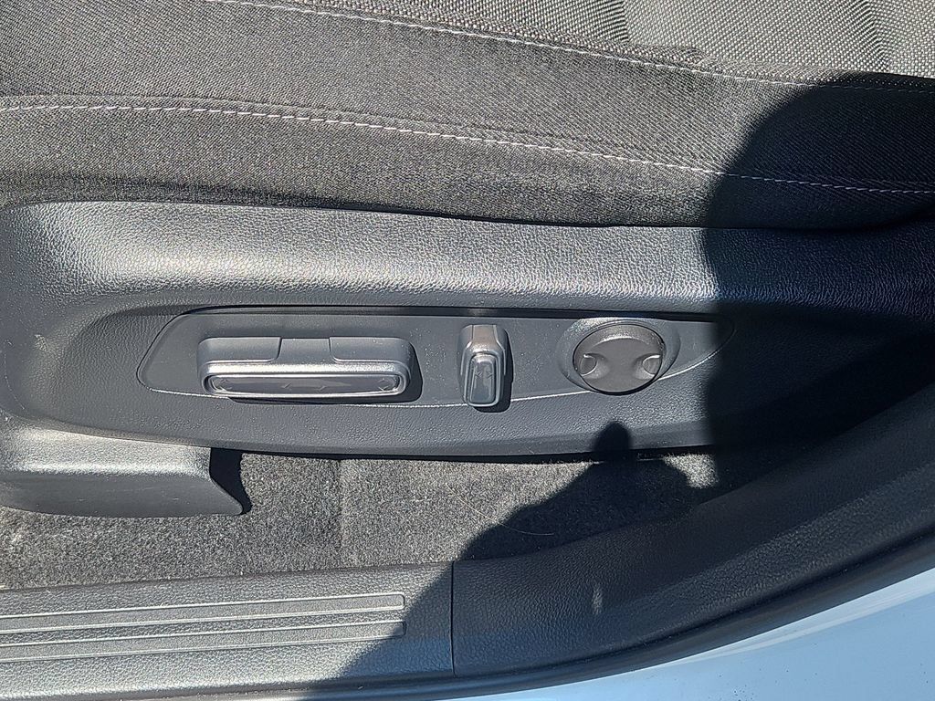Certified 2025 Honda CR-V EX image 20