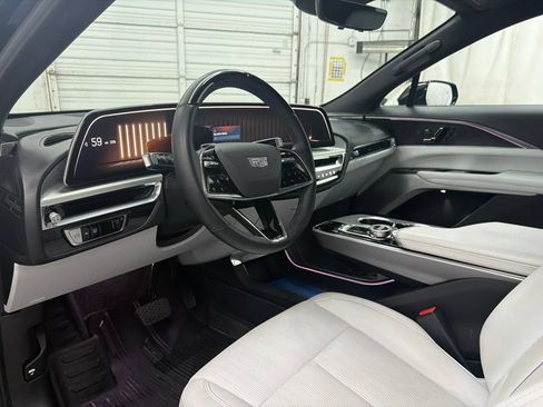 Used 2024 Cadillac Lyriq Sport AWD/4WD image 13