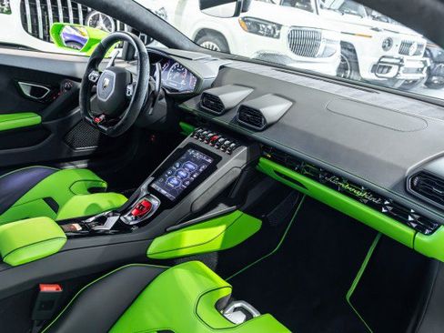 Used 2022 Lamborghini Huracan EVO RWD image 44