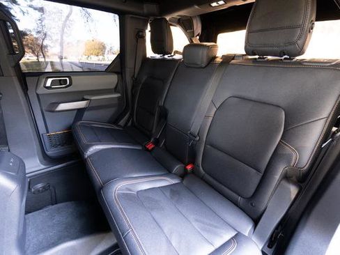 Used 2023 Ford Bronco Badlands image 28