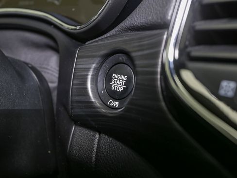 Used 2019 Jeep Grand Cherokee Altitude image 35