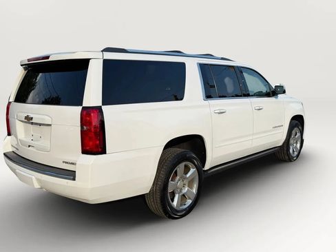 Used 2019 Chevrolet Suburban Premier AWD/4WD image 3