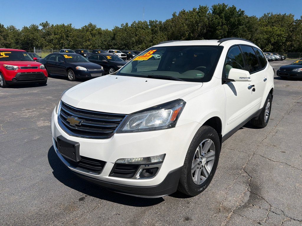 Used 2015 Chevrolet Traverse LT FWD image 2