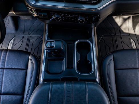 Used 2024 Chevrolet Silverado 1500 High Country w/ Technology Package image 27