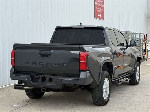 Used 2025 Toyota Tacoma SR5 image 4