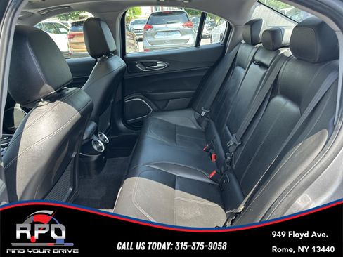 Used 2018 Alfa Romeo Giulia AWD image 25