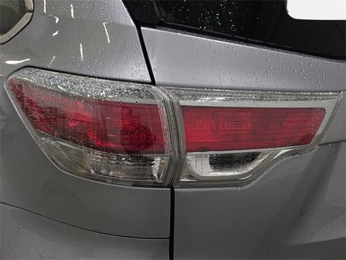 Used 2015 Toyota Highlander Limited image 33