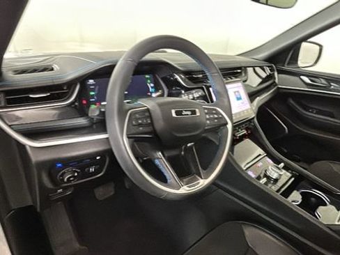 Used 2022 Jeep Grand Cherokee Trailhawk AWD/4WD image 13