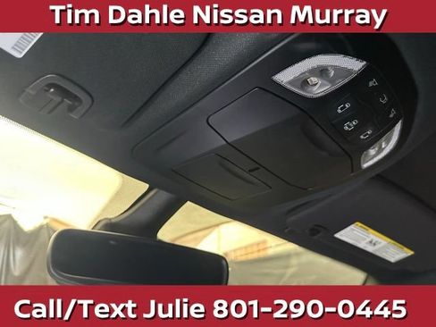 Used 2026 Chrysler Pacifica Select FWD image 32