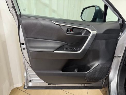 Certified 2025 Toyota RAV4 LE AWD/4WD image 15