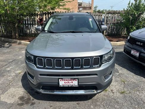 Used 2018 Jeep Compass Limited AWD/4WD image 2
