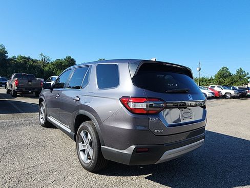 Used 2024 Honda Pilot EX-L image 3