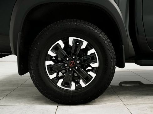 Used 2024 Nissan Frontier PRO-4X w/ Off-Road Protection Package image 13