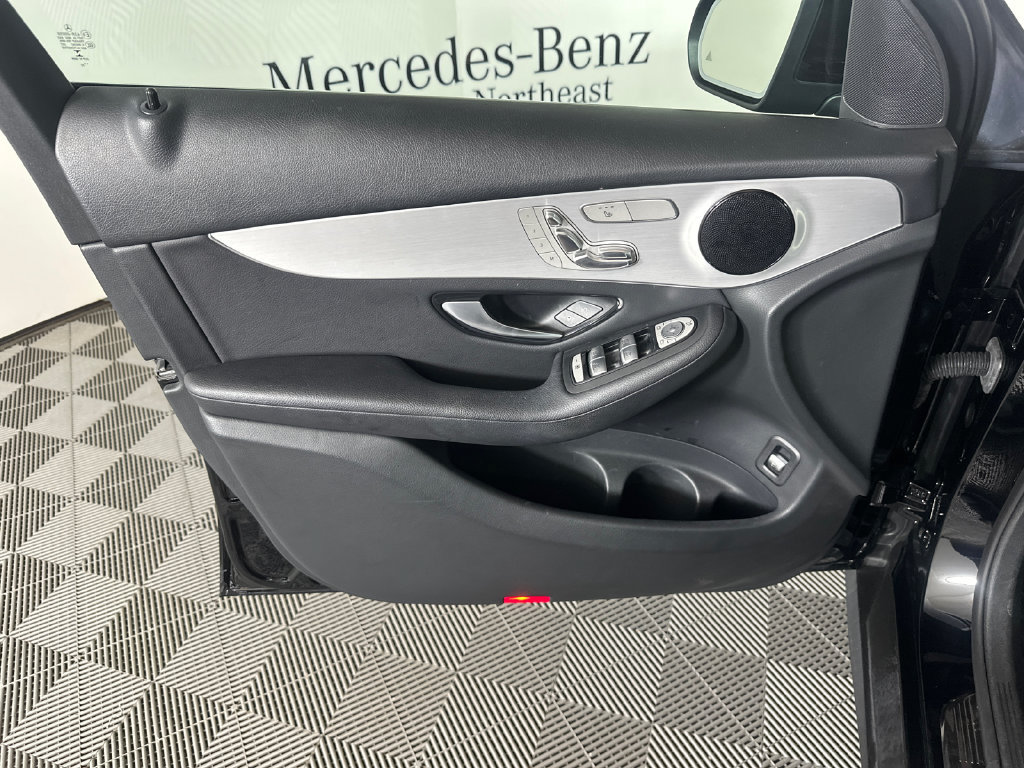 Used 2022 Mercedes-Benz GLC 300 image 10