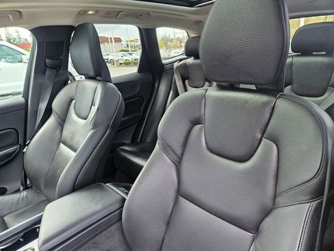 Used 2023 Volvo XC60 B5 Plus w/ Climate Package image 14
