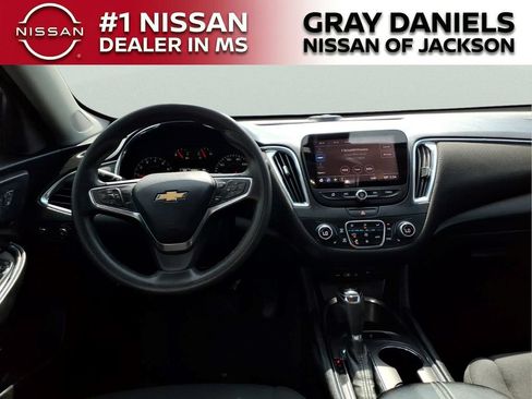 Used 2019 Chevrolet Malibu LT FWD image 8