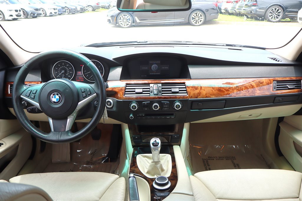 Used 2008 BMW 550i Sedan w/ Sport Pkg RWD image 12