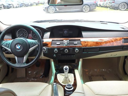 Used 2008 BMW 550i Sedan w/ Sport Pkg RWD image 12