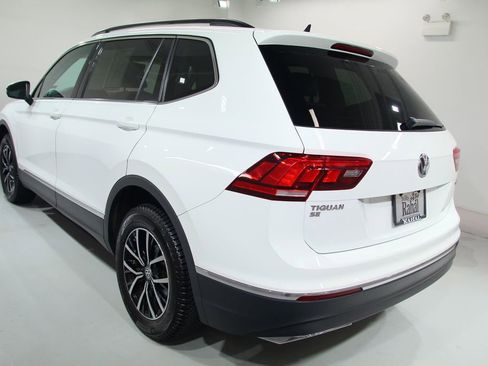 Used 2021 Volkswagen Tiguan SE w/ Panoramic Sunroof Package AWD/4WD image 15