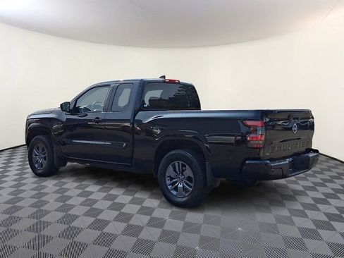Used 2025 Nissan Frontier SV RWD image 5