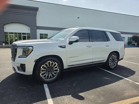 Used 2023 GMC Yukon Denali Ultimate AWD/4WD image 12