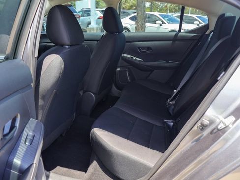 Used 2024 Nissan Sentra S FWD image 9
