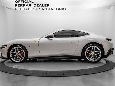 Certified 2022 Ferrari Roma Base image 3